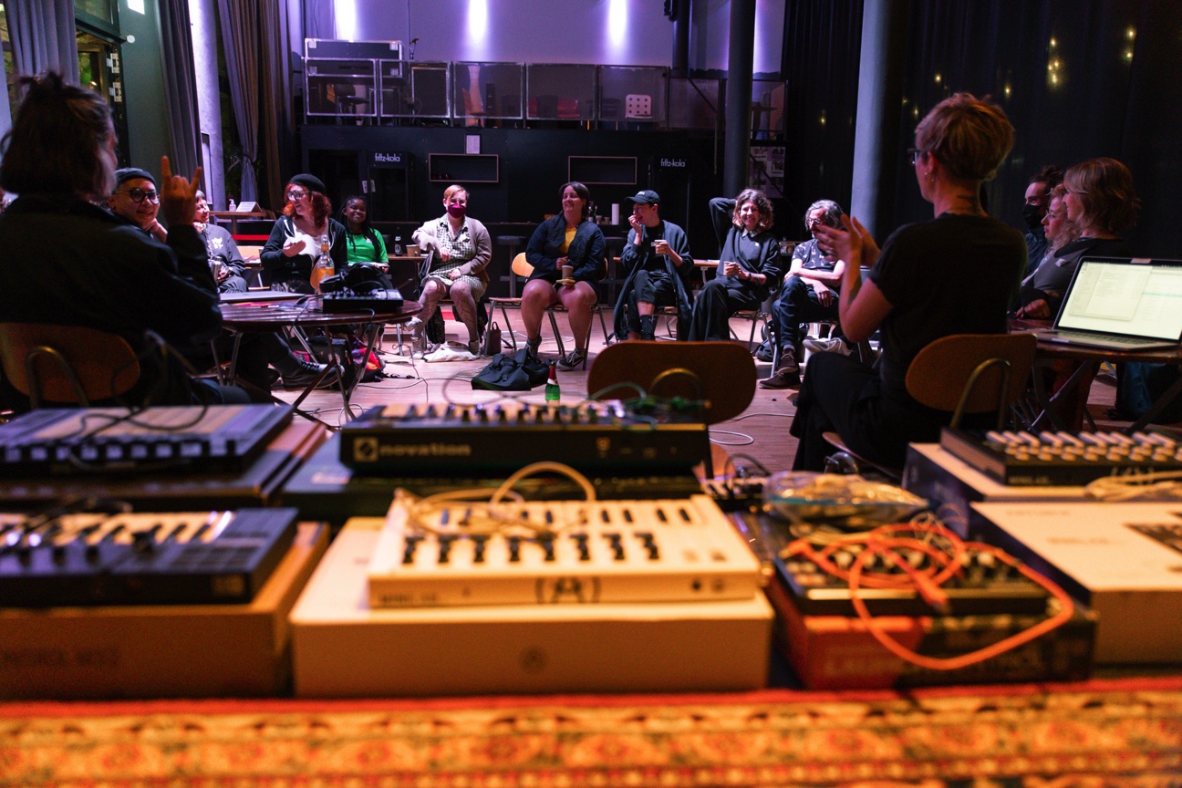 Eclat Crew Eclat Crew pricture by Yvonne Hartmann